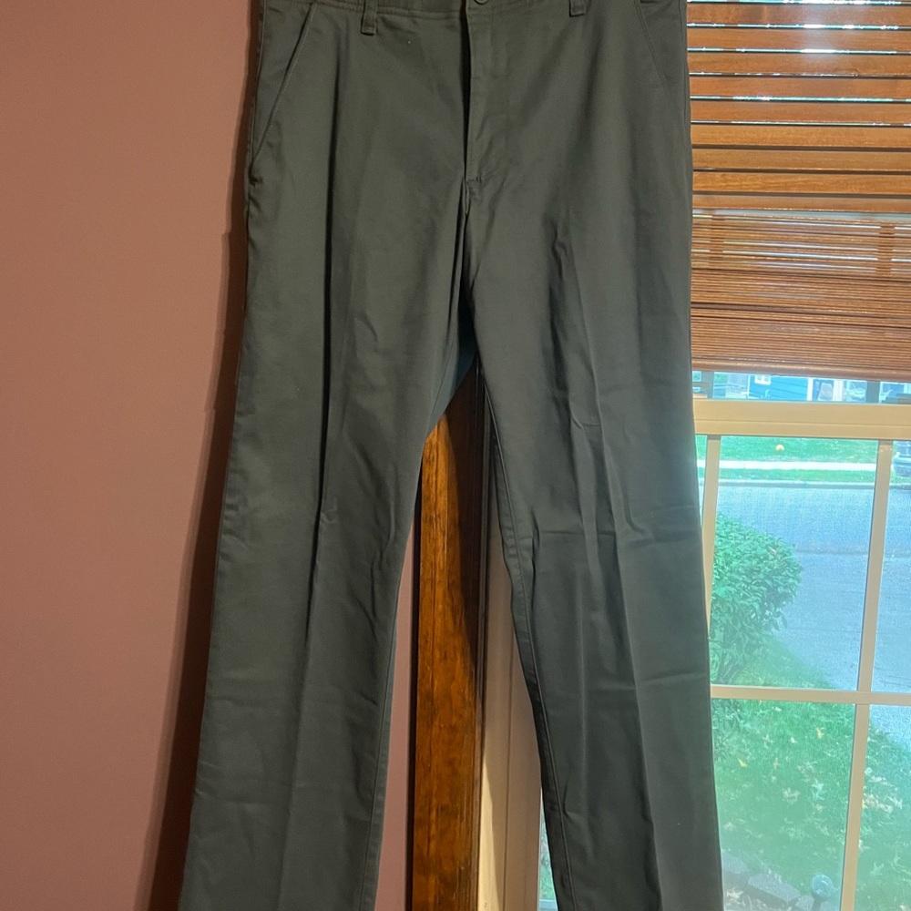 Men’s Lee Straight Fit dress pants